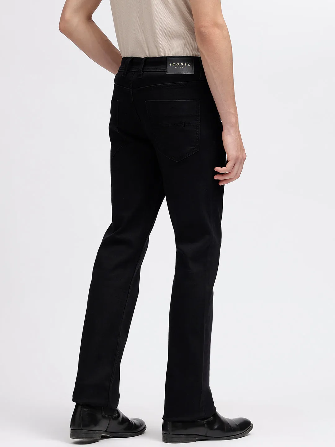 Iconic Men Black Solid Mid-Rise Tapered Fit Jeans