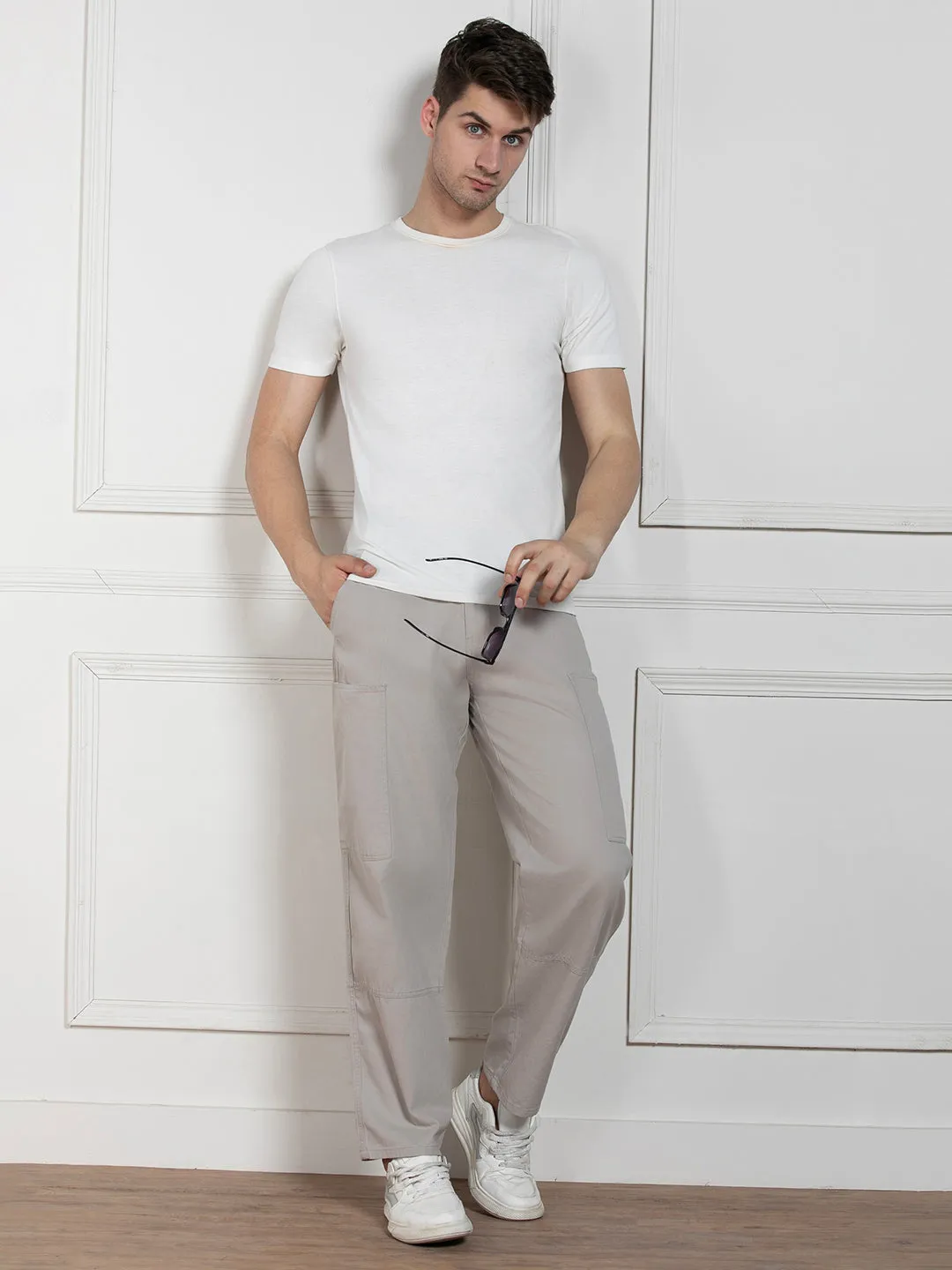 Men's Solid Light Grey Relaxed fit Stretchable Cargo Trousers